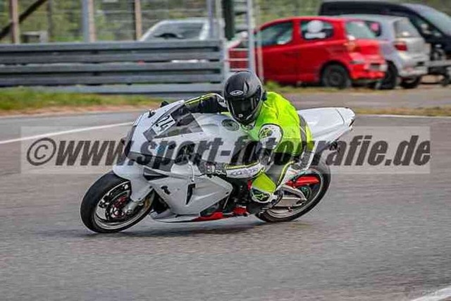 pubi7643 | Professionelle Fotos von Sportveranstaltungen, aber auch Hochzeiten und anderen Events. - Realisiert mit Pictrs.com