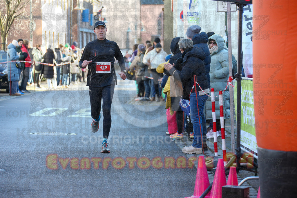 241201_1221_EX1_1800 | Sportfotografie im Rhein-Sieg Kreis, Köln, Bonn, NRW, Rheinland Pfalz, Hessen, etc. Unser Tätigkeitsfeld umfasst den Laufsport vom Volkslauf über den Marathon, Duathlon, Triathon bis zum Ultralauf wie Kölnpfad Ultra oder Schindertrail.