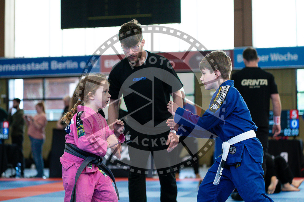 20250510PBB0225 | Athletes compete during the JJLG Berlin Open Jiu-Jitsu Championship on May 10, 2025 in Berlin, Germany. © Chiara Dazi / photoblackbelt