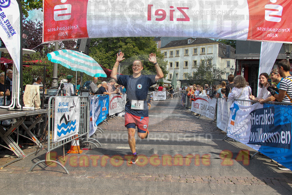 250824_1431_EV4_1847 | Sportfotografie im Rhein-Sieg Kreis, Köln, Bonn, NRW, Rheinland Pfalz, Hessen, etc. Unser Tätigkeitsfeld umfasst den Laufsport vom Volkslauf über den Marathon, Duathlon, Triathon bis zum Ultralauf wie Kölnpfad Ultra oder Schindertrail.