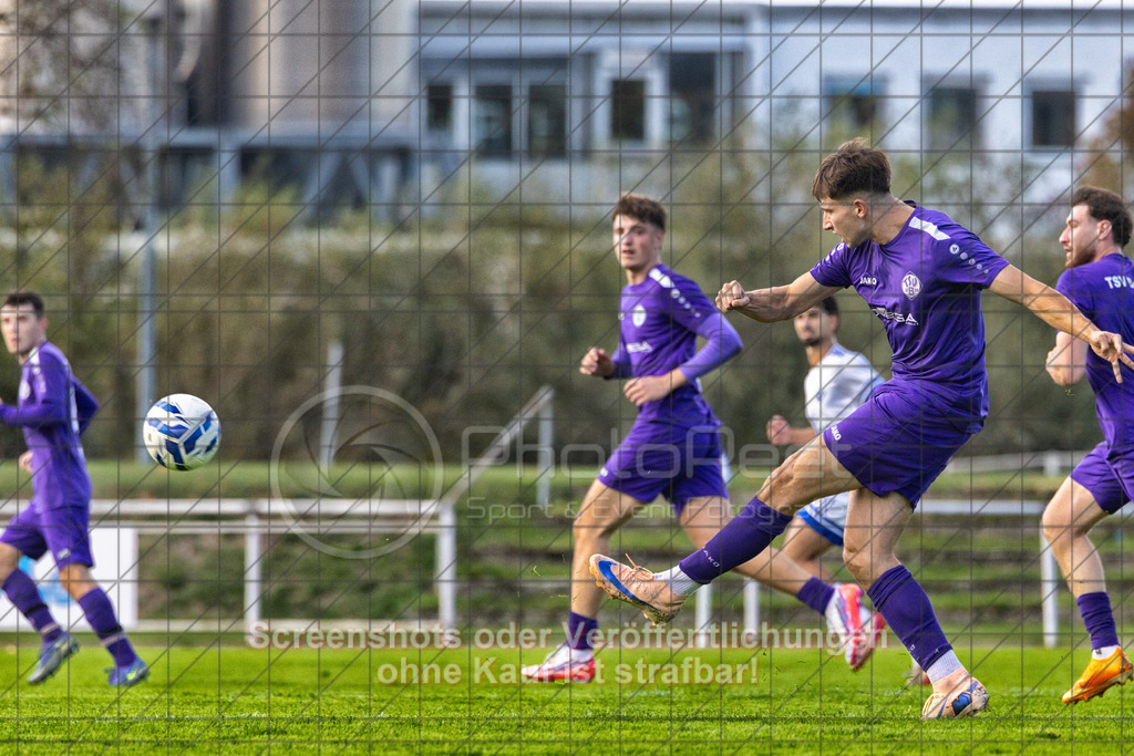 20261010_155247_0077-Bearbeitet_(c)_by_PhotoPeet | #,1.FC Eislingen (weiß) vs. TSV Bernhausen (lila), Fussball, Landesliga 2 - wfv, 11. Spieltag, Saison 2026/2027, Rasenplatz, Eichbachstation, Haldenstraße, 73054 Eislingen, 10.10.2026 - 15:30 Uhr,Foto: PhotoPeet / Sport- &amp; Eventfotografie / Peter Harich