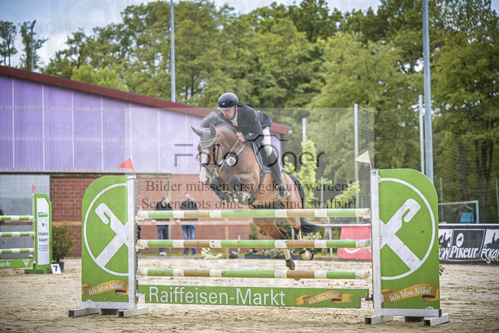 DOS_1192 | Entdecke hochwertige Reitturnierfotos von Foto Oger. Professionell, emotional und authentisch – jetzt Lieblingsmomente im Shop bestellen.Deutschlandweite Turnierfotografie. - Realisiert mit Pictrs.com