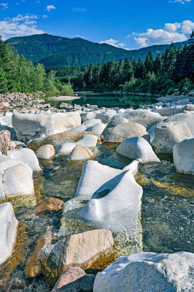 Schütt Steine__fatzi_chf-DSC_0056-k-k | Fatzi Bilder-Archiv! 
Die Bilder sind für private Nutzung lizenzfrei. Die kommerzielle Nutzung ist möglich und erwünscht, jedoch bitte ich um vorherige Kontaktaufnahme per E-Mail (info@fatzi.at) oder unter +43 650 7828269 - Realisiert mit Pictrs.com