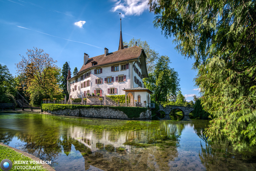 Alte_Architektur_0037 | Alle Bilder von Heinz Vonäsch Fotografie können alle zu günstigen Preisen gekauft werden! Download der Bilder, Ausdrucke, Postkarten, Tassen T-Shirts, Kalender, Alu- Dibond usw. - Realisiert mit Pictrs.com