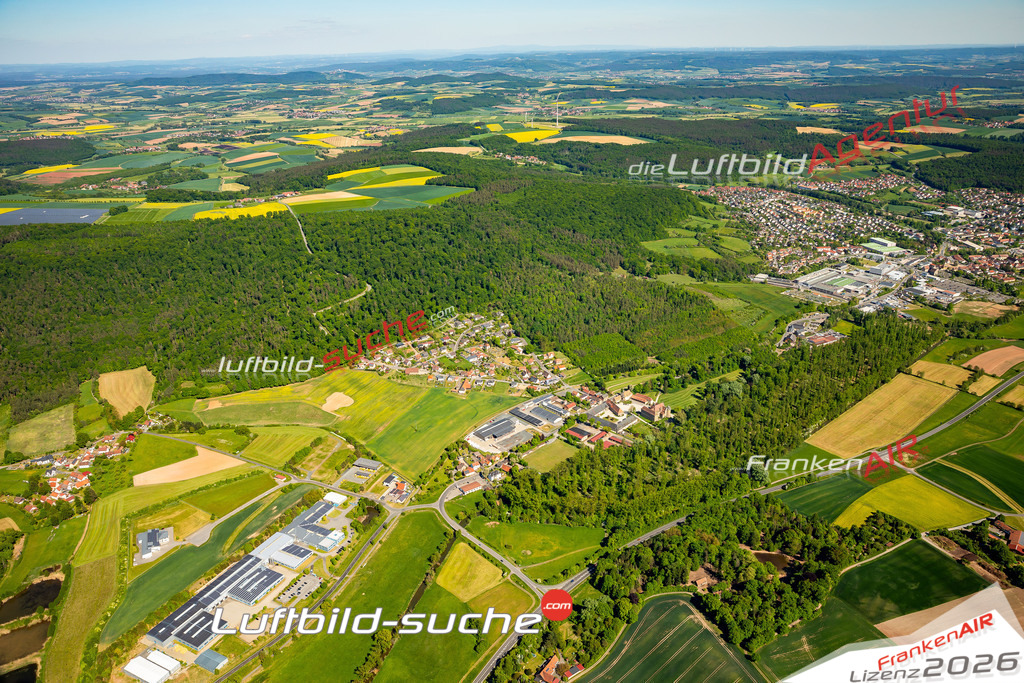 Luftaufnahme Eyrichshof Ebern - Die Luftaufnahme wurde 2025 vom UL-Flugzeug heraus erstellt ( keine Drohne ) - Hochauflösende Luftaufnahme - für professionelle Ausdrucke geeignet. Die Geschenkidee !Mit Lizenz und Bildrechte bestellbar