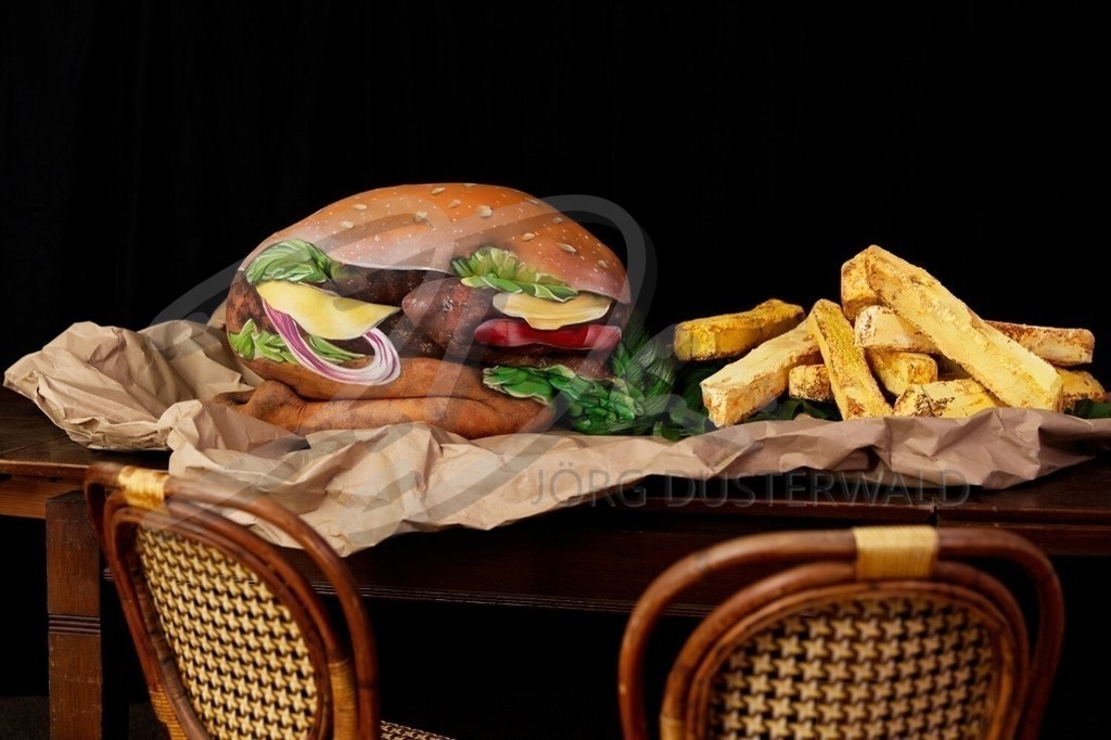 FoodArt-BURGER_3958 | #001 | Modell: Pola | Foto: Tschiponnique Skupin - Realisiert mit Pictrs.com