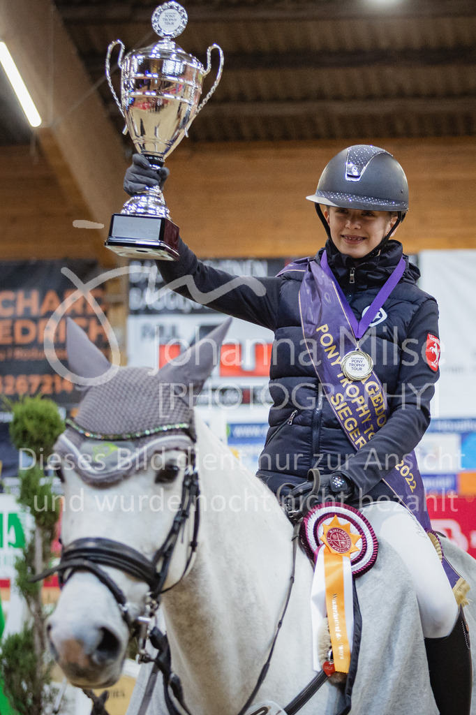 221127_Winterfestival_L-Spr_HPTTY-310 | Deine schönsten Turniermomente als professionelle Fotos! Entdecke hochwertige Pferdesport-Fotografie im Online-Shop. Jetzt Fotos finden & bestellen!