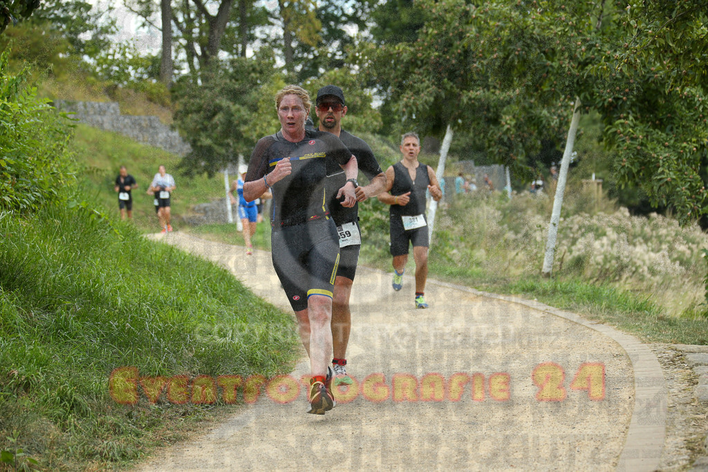 250824_1350_EX1_3931 | Sportfotografie im Rhein-Sieg Kreis, Köln, Bonn, NRW, Rheinland Pfalz, Hessen, etc. Unser Tätigkeitsfeld umfasst den Laufsport vom Volkslauf über den Marathon, Duathlon, Triathon bis zum Ultralauf wie Kölnpfad Ultra oder Schindertrail.