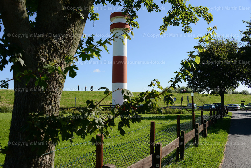 Krautsand_ELS_7914120812 | Kehdingen - Aufnahmedatum: 12.08.2012, Aufnahmehöhe:  m, Koordinaten:  - , Bildgröße: 2000 x  1335 Pixel - Copyright 2012 by Martin Elsen, Kontakt: Tel.: +49 157 74581206, E-Mail: info@schoenes-foto.deSchlagwörter: Elbe, Krautsand,Drochtersen,Deich,Leuchtturm,Tidenkieker, - Realisiert mit Pictrs.com