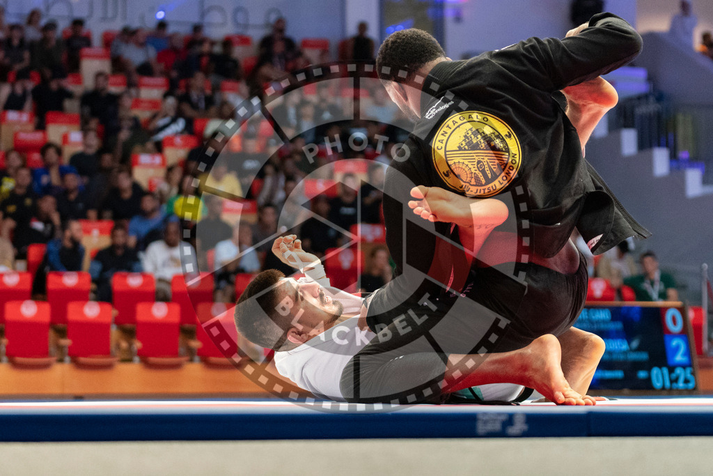 20231106PBB2120 | Fighters compete during the AJP World Master Championship in the Mubadala Arena in Abu Dhabi, Arab United Emirates, on November 6, 2023.