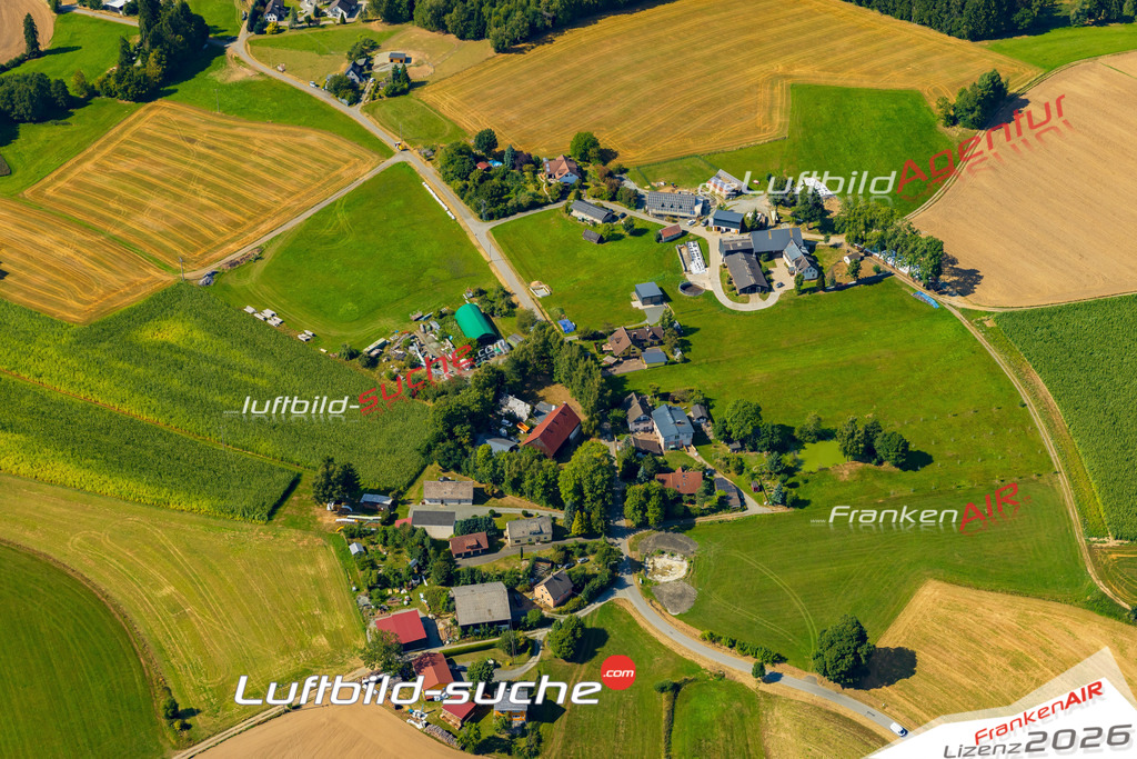 Klassische Luftaufnahme ohne Drohne zeigt:Hinterrehberg bei Marktleugast - Die Luftbildaufnahme wurde 2025 vom UL-Flugzeug heraus erstellt ( keine Drohne ) - Hochauflösende Luftaufnahme -Nicht vergleichbar mit Google Maps oder Satelittenbilder- Die Geschenkidee !Mit Lizenz und Bildrechte bestellbar