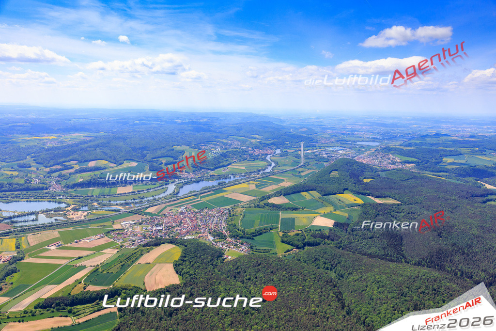 Die Luftaufnahme der Stadt Stettfeld wurde vom UL-Flugzeug heraus erstellt ( keine Drohne )- hohe Auflösung für beste Qualität
