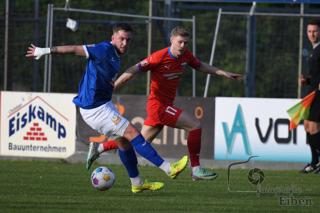 SSV Jeddeloh-SV Drochtersen/Assel | Herren Regionalliga; SSV Jeddeloh (blau)-SV Drochtersen/Assel (rot) am 30.04.2024; in Jeddeloh (53-Acht Arena), Photo: Philip Eiben 2024 - Realisiert mit Pictrs.com
