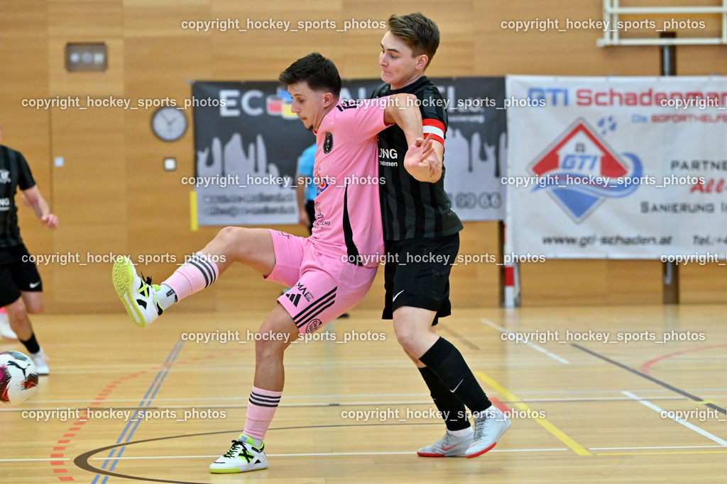 Carinthia Flamengo Futsal Club vs. Dynamo Triestingtal | #17 Hasan Kupinic Carinthia Flamengo, #7 Florian Hönigsberger Dynamo Triestingtal, Carinthia Flamengo Futsal Club vs. Dynamo Triestingtal, Carinthia Flamengo Futsal Club vs. Dynamo Triestingtal am 29.12.2024 in Villach (Ballspielhalle St. Martin), Austria, (Photo by Bernd Stefan)