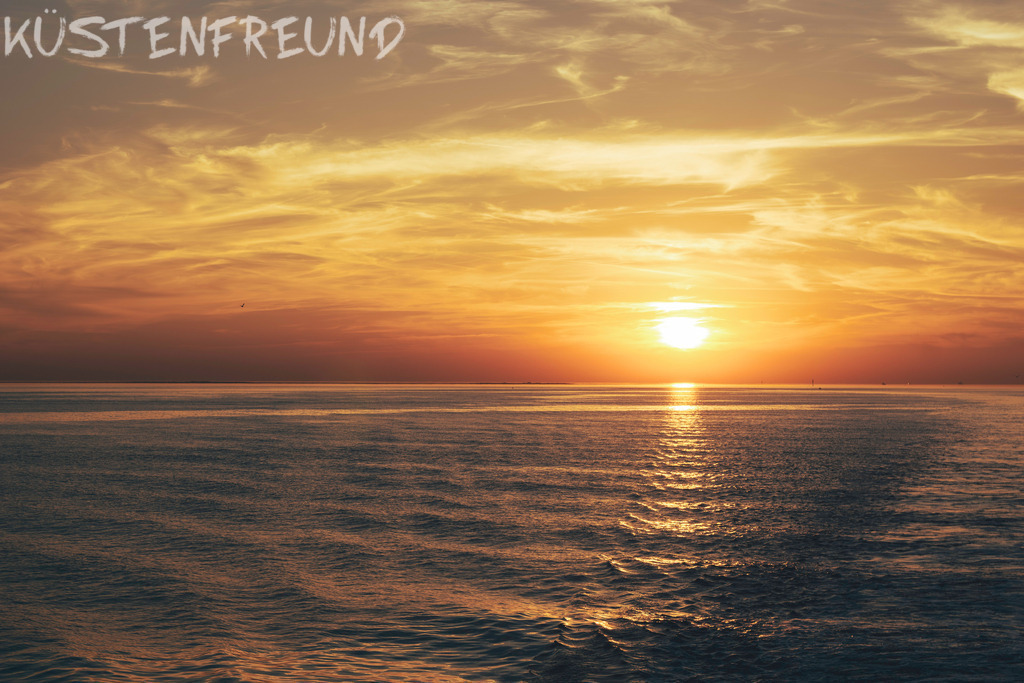 Sonnenuntergang Nordsee | Entdecke deine Lieblingslandschaft von der Küste – auf Ostsee Leinwand, Nordsee Leinwand, Alu Dibond oder Acrylglas, passend für jeden Geschmack und Raum.