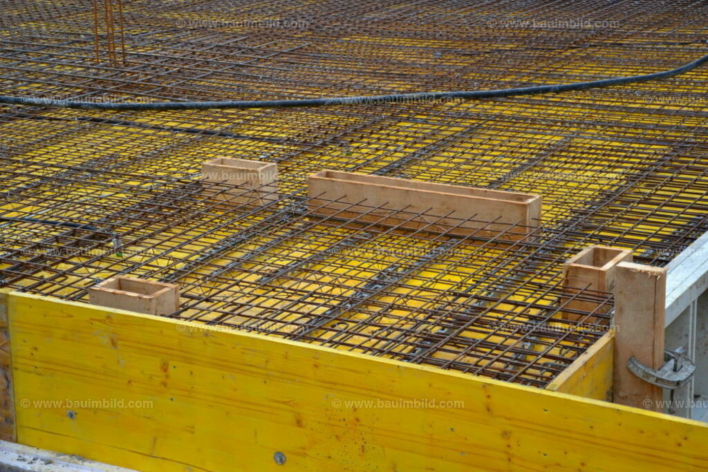 bib-lg04-betonarbeiten-0305 | Nach LV-Leistungsgruppen sortierte Detailfotos über den Bau eines Hauses. Alle Hausbau-Bilder direkt vom Urheber und Autor der Website Haus-Selber-Bauen.com