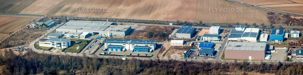 Luftbild: Panorama Perspektive Gewerbegebiet und Firmenansiedlung West (Pfalz) in Herxheim bei Landau im Bundesland Rheinland-Pfalz in Deutschland. Foto: IMG_37733-Bearbeitet.jpg vom 05.03.2011 durch Werner Riehm/FLY-FOTO.deAuflösung des Originals: 11433 x 2820 px