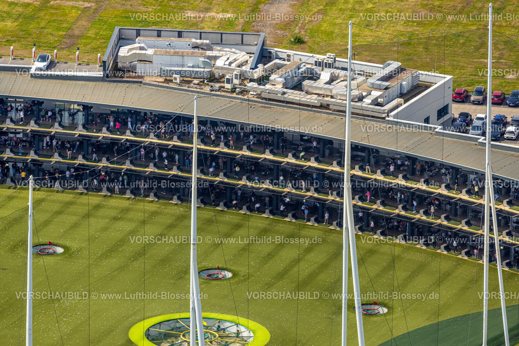 Oberhausen240401199 | Luftbild, Abschlagplätze der Topgolf Oberhausen Anlage, große Unterhaltunggolfanlage mit modern ausgestatteter Driving Range am Westfield Centro Einkaufszentrum, Borbeck, Oberhausen, Ruhrgebiet, Nordrhein-Westfalen, Deutschland