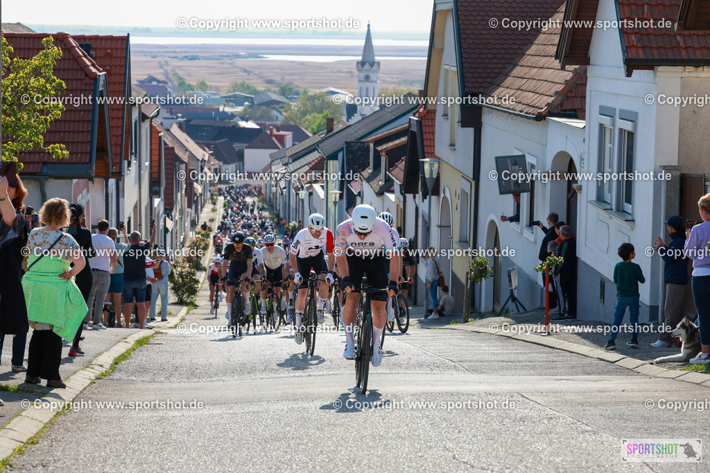 324_AR6_8762 | Neusiedlersee Radmarathon 2026@sportshot_your_pictrs #yourpictures#roadtowm2029 #nrm #neusiedlerseeradmarathon #neusiedlersee #neusiedlerseetourismus #burgenland #mörbisch #nrm26 #burgenlandtourismus #voglundco #poweredbyburgenlandtourismus #radsport #rad #marathon #ucigranfondo #visitburgenland #ucigranfondoworldseries