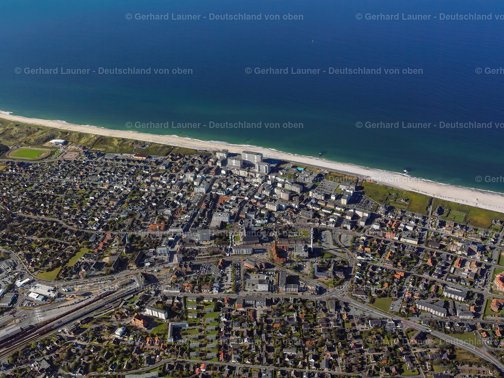 9300082 | Westerland auf Sylt 18.10.2005 Stadtansicht Westerland auf der Insel Sylt / Nordsee. Westerland ist die nördlichste Stadt in Deutschland. Cityscape Westerland on the island of Sylt in Schleswig-Holstein.