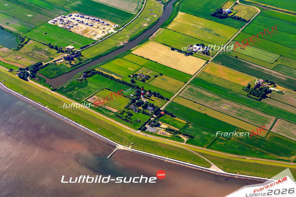 Die Luftbildaufnahme Leuchtturm - Pellworm wurde 2018 mittels Flugzeug (keine Drohne) erstellt. Perfekte Schärfe und Druck- Auflösung- Garantiert!