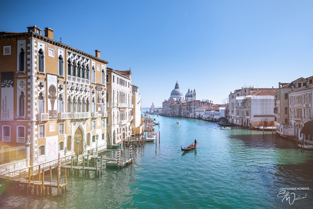 20220309-121904 ITALIEN-Venedig_015-1 Kopie | Herzlich willkommen auf meiner Seite! Ich bin Elke Wallnisch, Deine Fotografin für lichtstarke Momente. Der Name steht für alles, was mich mit der Fotografie verbindet: Das Licht und seine machtvolle Wirkung auf eine Situation oder unsere Stimmung - Realisiert mit Pictrs.com