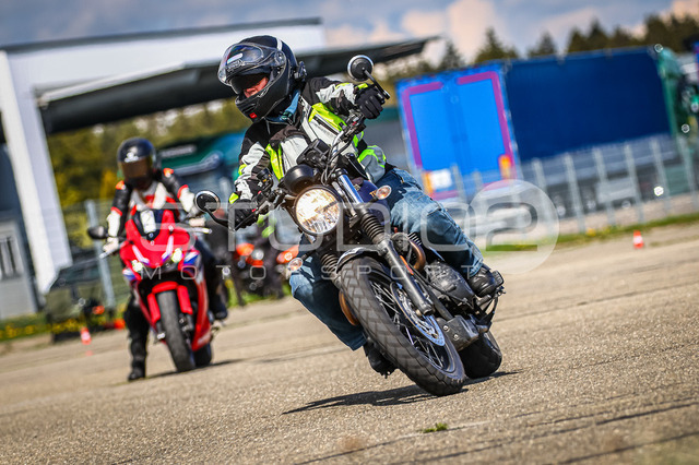 0011-260419_NOE-053_11 | Deine Full-Service-Agentur für ✔️Videoproduktionen und ✔️Motorsportfotografie Jetzt Angebot anfragen!