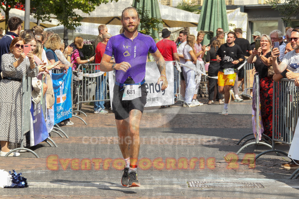 250824_1455_EV4_2367 | Sportfotografie im Rhein-Sieg Kreis, Köln, Bonn, NRW, Rheinland Pfalz, Hessen, etc. Unser Tätigkeitsfeld umfasst den Laufsport vom Volkslauf über den Marathon, Duathlon, Triathon bis zum Ultralauf wie Kölnpfad Ultra oder Schindertrail.