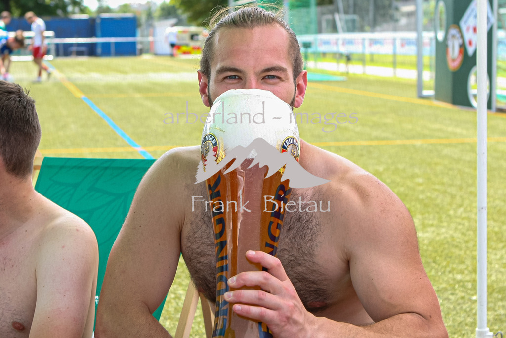 993T0700 | Medien- Sport- Entertainmentfotos