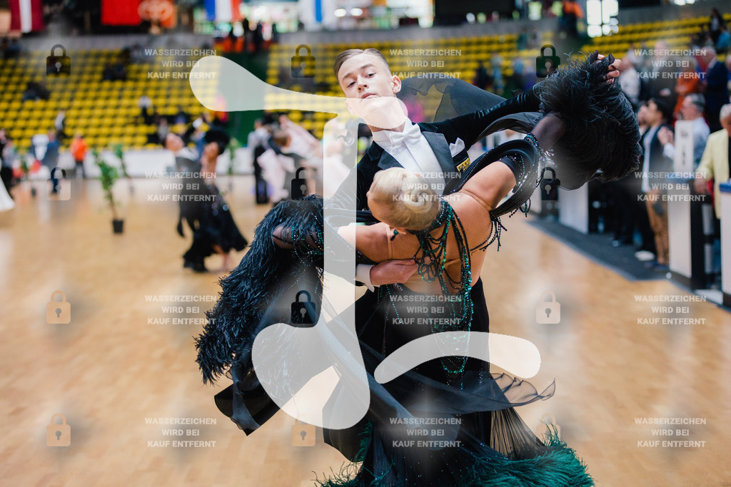 Hessen Tanzt WDSF Open Junior II Standard 1st (233) Jelisei Zemljannikov _ Gertrude Sofia Kirkmann (Finland)-2025-05-17-7730 | Webshop for digital downloads and prints of dance sport, event & show photographer Julian Link - Realisiert mit Pictrs.com