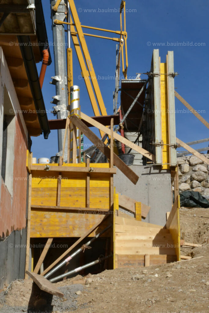 bib-lg04-betonarbeiten-treppen-0757 | Nach LV-Leistungsgruppen sortierte Detailfotos über den Bau eines Hauses. Alle Hausbau-Bilder direkt vom Urheber und Autor der Website Haus-Selber-Bauen.com