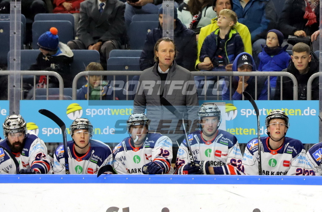 Greg Poss - HC IEC | Greg Poss - HC IEC - Realisiert mit Pictrs.com