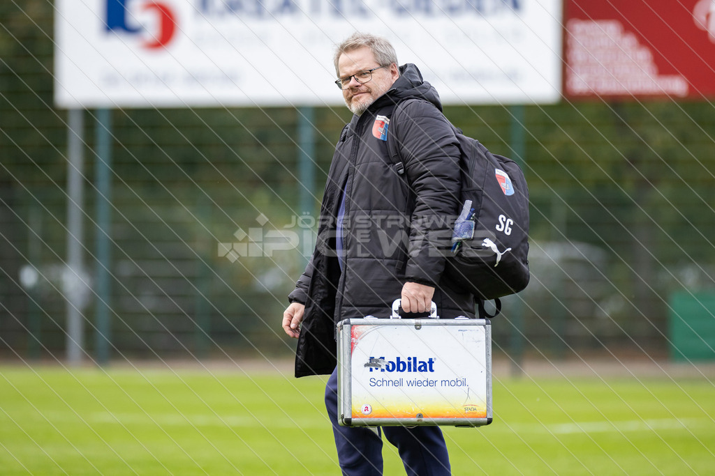 20251004_Picselweb-Fotografie_1R3_3039_web | Bezirkspokal Viertelfinale, SV Ahlerstedt/Ottendorf - SV Drochtersen/Assel II, Ergebnis 0:3. Foto: Jörg Struwe - picselweb.de - Realisiert mit Pictrs.com