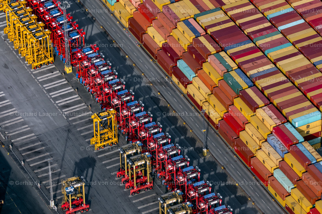 4030481 | BREMERHAVEN 01.06.2020 Containerterminal im Containerhafen des Überseehafen Am Nordhafen in Bremerhaven im Bundesland Bremen. // Container Terminal in the port of the international port Am Nordhafen in Bremerhaven in the state Bremen. Foto: Gerhard Launer