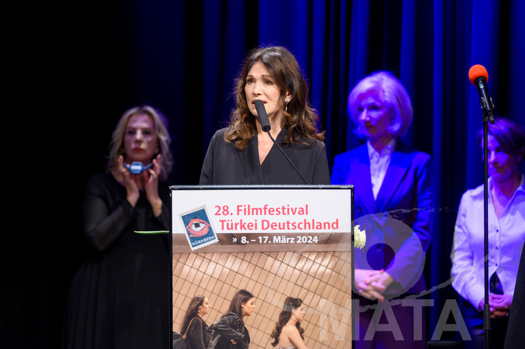 _DWA8041 | Schauspielerin Iris Berben als Ehrenpreisträgerin beim 28. Filmfestival Türkei Deutschland am 08.3.2024  in Nürnberg - Realisiert mit Pictrs.com