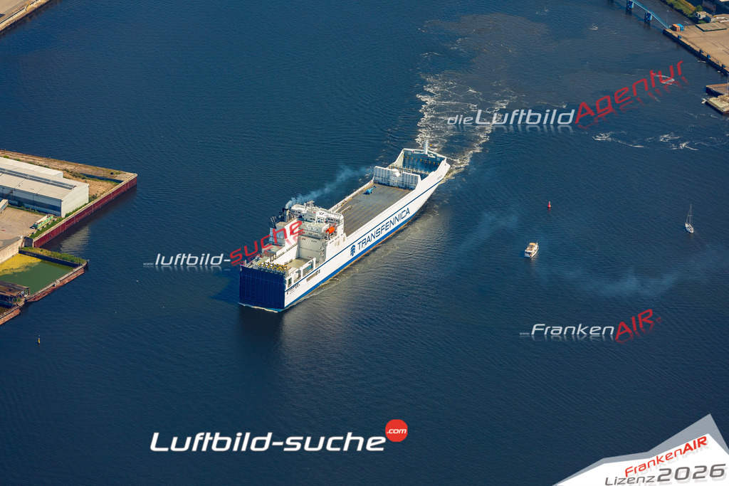 Fähre Lübeck Bild- Das Luftbild wurde 2025 vom UL-Flugzeug heraus erstellt ( keine Drohne bzw. Drohnenaufnahme ) - Hochauflösende Luftaufnahme -Nicht vergleichbar mit Google Maps oder Satelittenbilder- Die Geschenkidee !Mit Lizenz und Bildrechte bestellbar - CC
