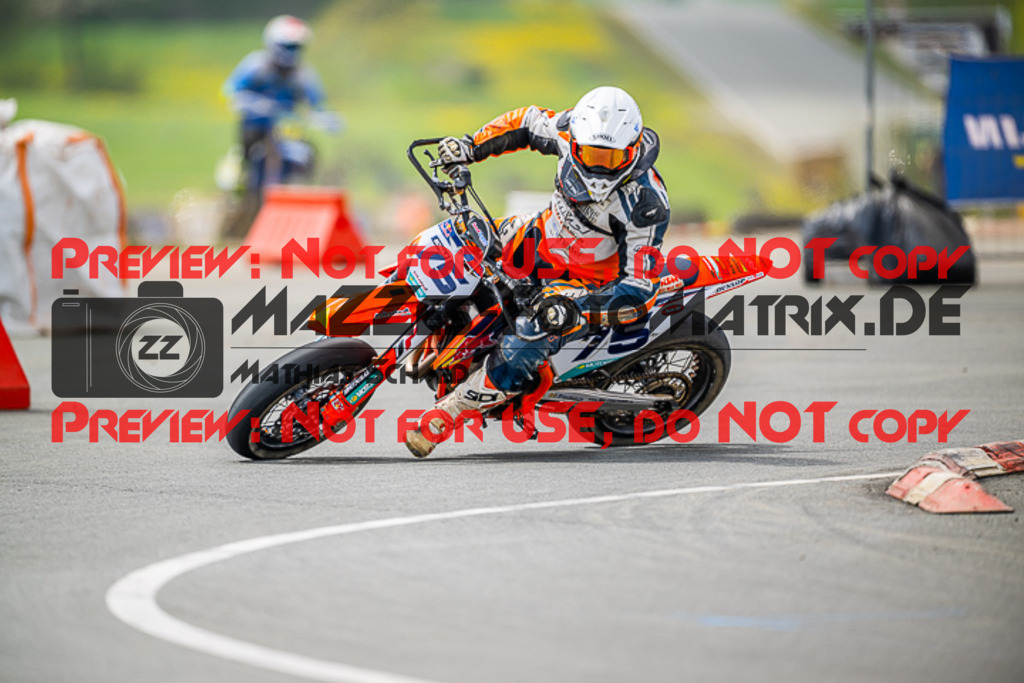 MaZZes_FotoMatrix_230507_4951 | UE40