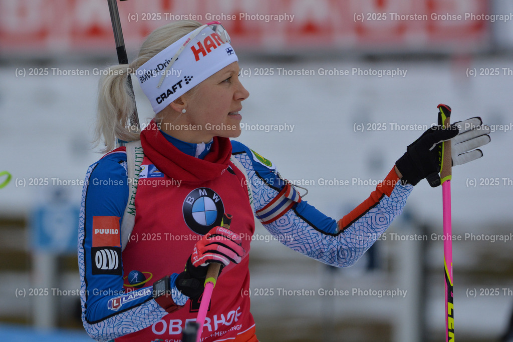IBU WC Biathlon Oberhof 2018 | MAKARAINEN Kaisa (FIN) beim Anschiessen vor dem Rennen; IBU WC Biathlon Oberhof 2018, 10 km Verfolgung der Frauen am 06.01.2018 in der DKB Ski Arena in Oberhof, (Deutschland) - Realisiert mit Pictrs.com