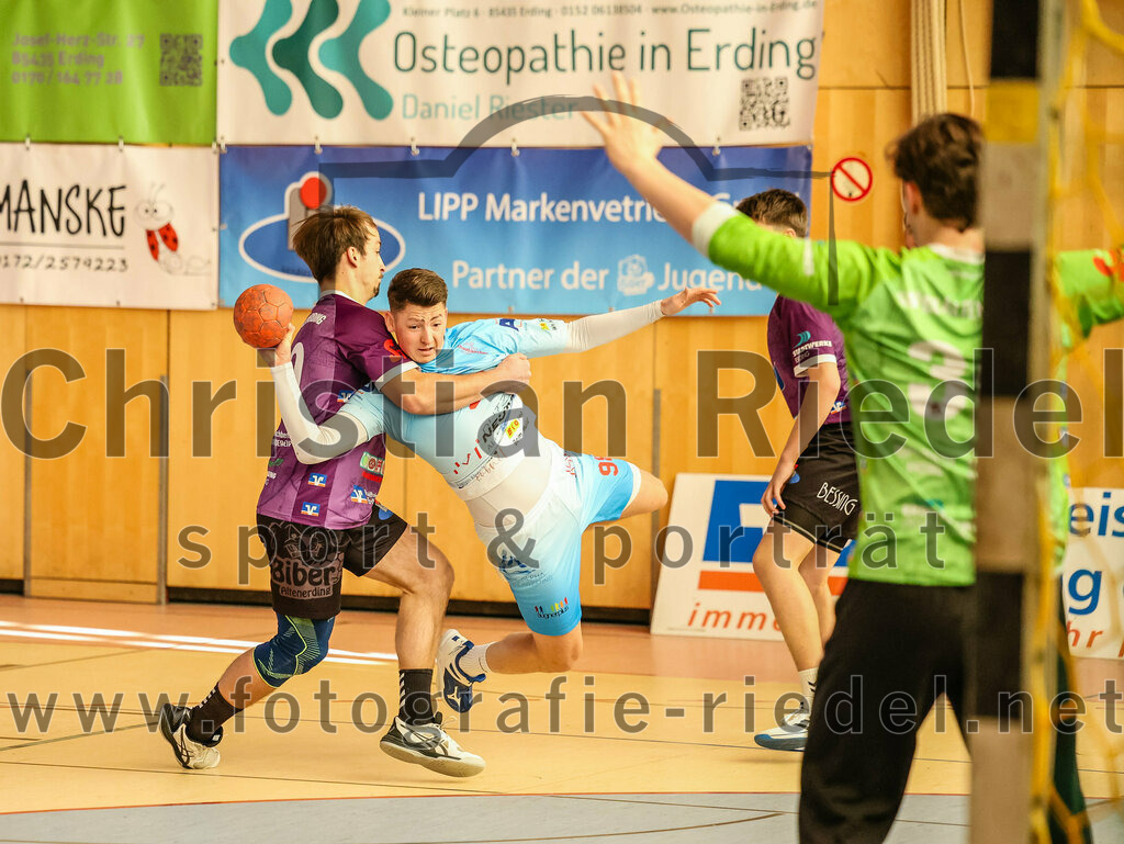 2024-01-28_072_SpVgg_Altenerding_II_gegen_HSG_Schwab-kirchen | Erding, Deutschland, 28.01.2024:
Handball, Bezirksklasse Männer Staffel Süd West 2023 / 2024, 9. Spieltag, SpVgg Altenerding gegen HSG Schwab/kirchen, Endergebnis: 30:24

Jonathan Zeidler (SpVgg Altenerding, #69), Christian Wagenpfeil (HSG Schwab/kirchen, #98)

Foto: Christian Riedel / fotografie-riedel.net