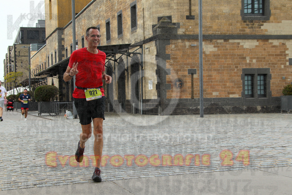 250920_1530_EV4_8956 | Sportfotografie im Rhein-Sieg Kreis, Köln, Bonn, NRW, Rheinland Pfalz, Hessen, etc. Unser Tätigkeitsfeld umfasst den Laufsport vom Volkslauf über den Marathon, Duathlon, Triathon bis zum Ultralauf wie Kölnpfad Ultra oder Schindertrail.