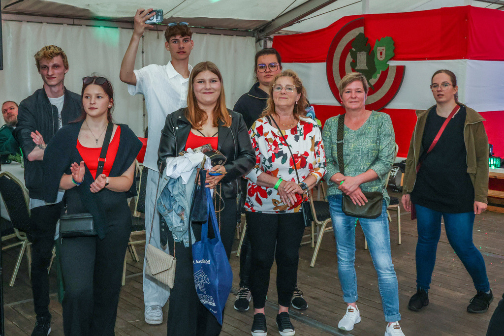 top-top.de 240601-227 | Foto, Video, Fotografie, Videografie, Fotobox, DJ, Discjockey, Musik, Musikbox, Veranstaltung, Photobooth, Amazon, Ebay, Buchtipp, Bestseller, Autor, Verlag, Buch, Wesel, Hamminkeln, NRW, Dinslaken, Rees, Drohne, Hochzeit, Party, Fotobox, Wesel, Fotograf