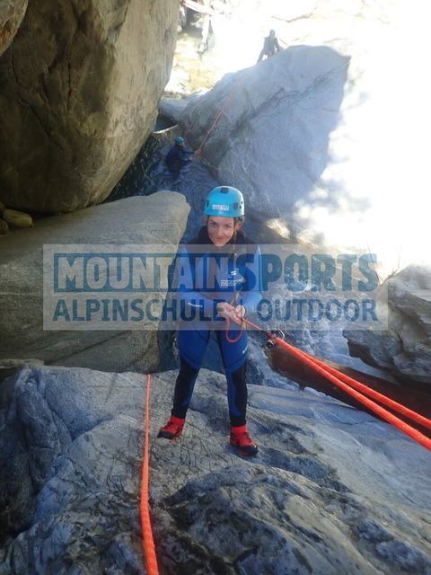 PC020032 | Bestelle die Bilder deines Berg- oder Wasser-Abenteuers mit Mountain Sports bequem von zu Hause aus direkt über unseren Online Fotoshop von pictrs.com. - Realisiert mit Pictrs.com