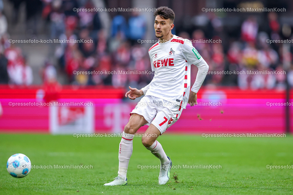 Koe09112402185 | 09.11.2024, 1. FC Köln - SpVgg Greuther Fürth, 2. Fußball Bundesliga, RheinEnergieSTADION, Saison 2024 2025: Dejan Ljubicic (1.FC Köln #7)DFB regulations prohibit any use of photographs as image sequences and or quasi-video.