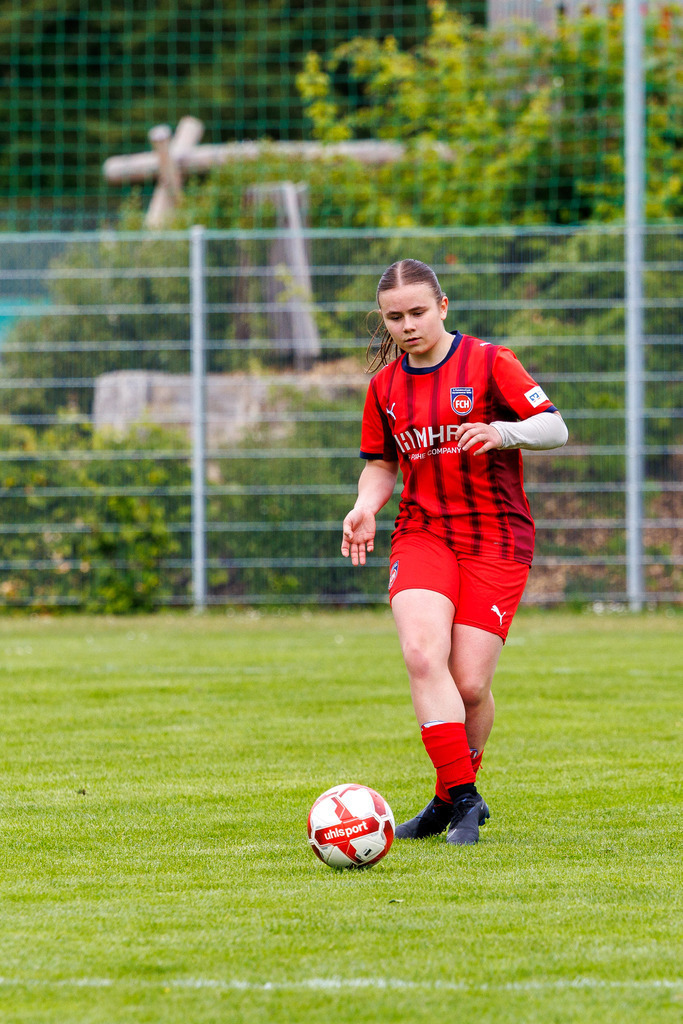 20260517-SGMHS-FCH_088 | SGM Hohenmemmingen/Sontheim vs. 1.FC Heidenheim 1846 II, Fußball, Frauen, Bezirksliga Meisterrunde, 2025/2026, 4. Spieltag, 17.05.2026 in Sontheim, Rasenplatz 1(Foto: Michael Bulling) - Realisiert mit Pictrs.com