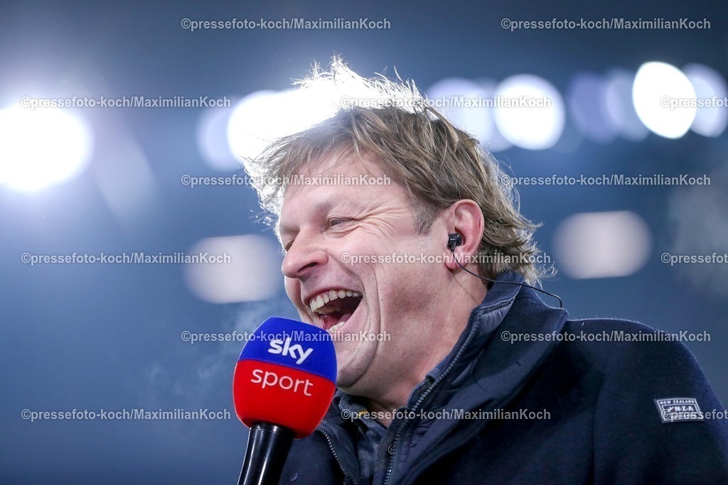 S0401022501010 | 01.02.2025, Fußball, FC Schalke 04 - 1. FC Magdeburg, 2.. Fußball Bundesliga, 20. Spieltag, Veltins-Arena Gelsenkirchen, Saison 2024 2025: Youri Mulder (S04 Sportdirektor)DFB regulations prohibit any use of photographs as image sequences and or quasi-video.