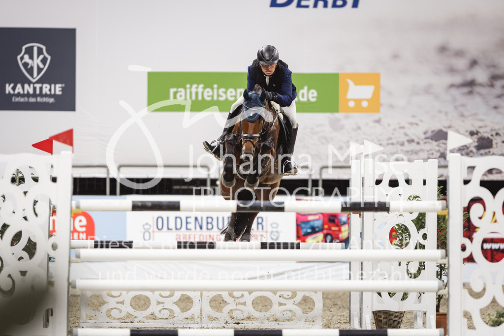 231028_Oldenburg_S1-Spr_Amateure-188 | Deine schönsten Turniermomente als professionelle Fotos! Entdecke hochwertige Pferdesport-Fotografie im Online-Shop. Jetzt Fotos finden & bestellen!