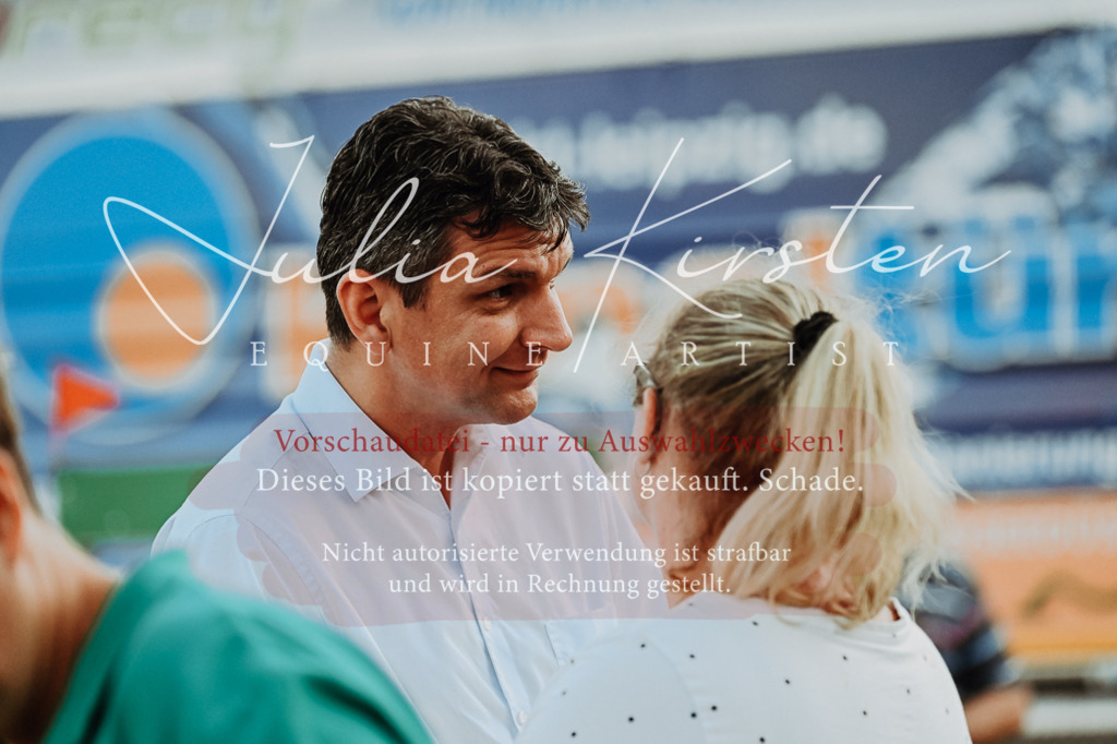 DSC_9258 | Pferde- und Turnierfotografie in Westsachsen. Pferdeportraits, Auftragszeichnungen und intuitive Kunst.