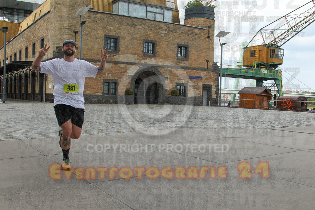 250920_1529_EV4_8932 | Sportfotografie im Rhein-Sieg Kreis, Köln, Bonn, NRW, Rheinland Pfalz, Hessen, etc. Unser Tätigkeitsfeld umfasst den Laufsport vom Volkslauf über den Marathon, Duathlon, Triathon bis zum Ultralauf wie Kölnpfad Ultra oder Schindertrail.