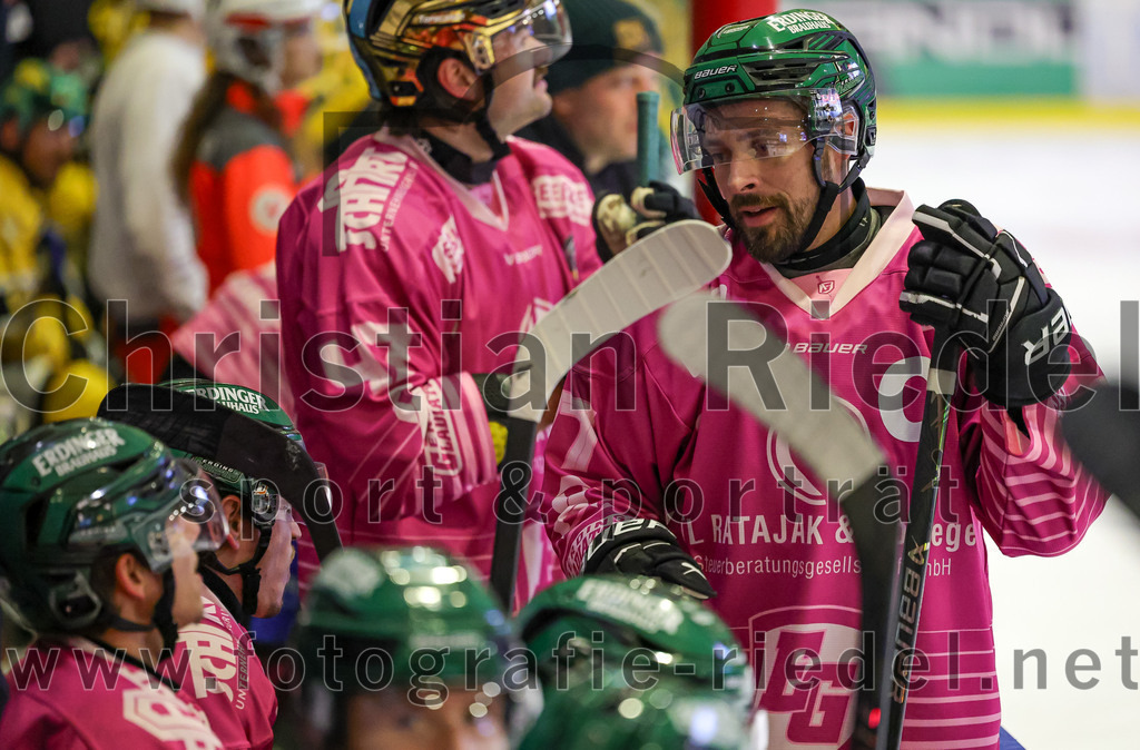 2025-10-28_068_TSV_Erding_gegen_Toelzer_Loewen | Erding, Deutschland, 28.10.2025:Eishockey, Oberliga Süd 2025 / 2026, 13. Spieltag, TSV Erding gegen Tölzer Löwen, Endergebnis: 2:5Philipp Michl (Erding Gladiators, #77)Foto: Christian Riedel / fotografie-riedel.net