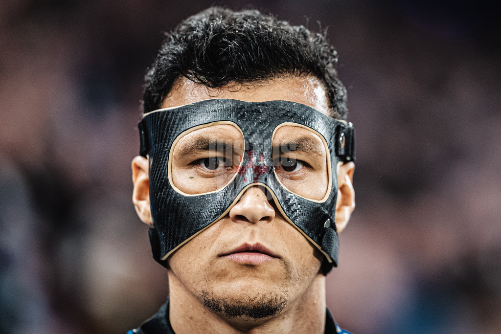 Fußball | Männer | Saison 2024/2025 | 2. Fußball-Bundesliga | 23. Spieltag | Hamburger SV vs. 1. FC Kaiserslautern | 21.02.2025 | Davie Selke (#27, HSV) vor dem Spiel mit Maske Portrait